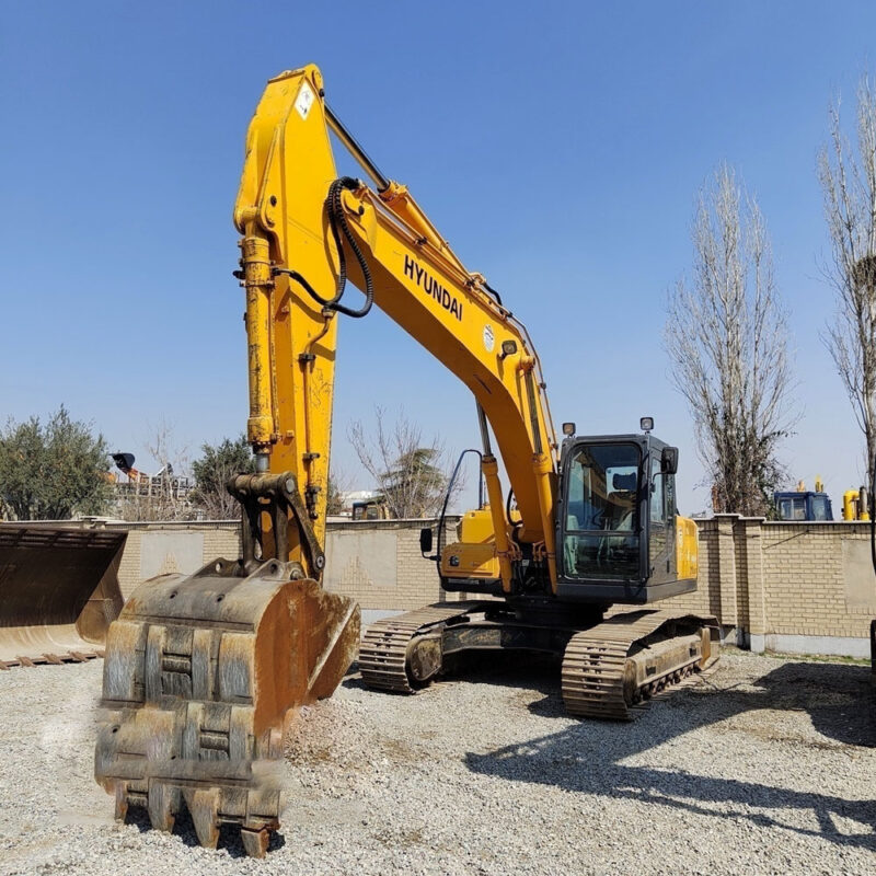 بیل مکانیکی هیوندای ۲۱۰ خط ۷ - ۲۰۱1